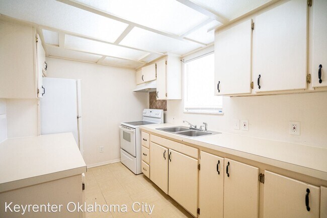 Foto del edificio - 3 br, 1 bath House - 801 Hoyt Ave