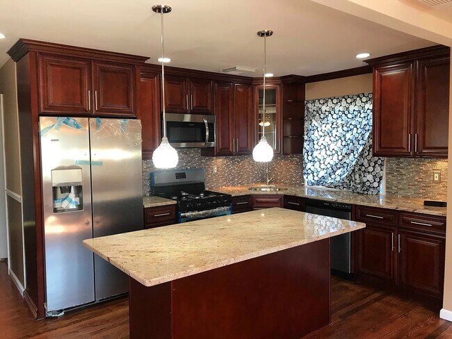 Foto del edificio - 162 Rhodes Ave