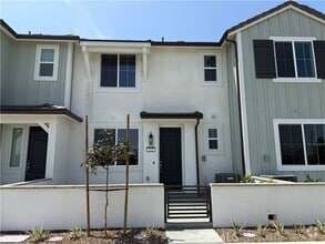 Building Photo - 4016 E Lily Paseo