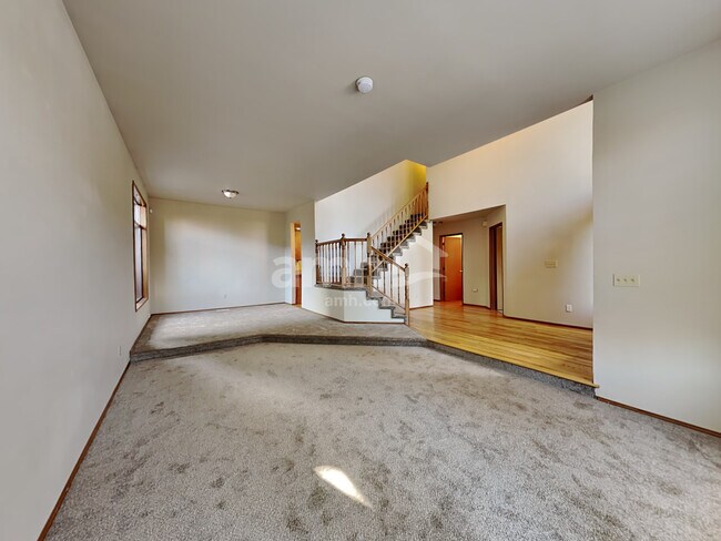 Building Photo - 620 47th St SE