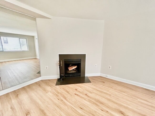 Foto del edificio - Great location, 1 BR 1 BA in-unit laundry ...