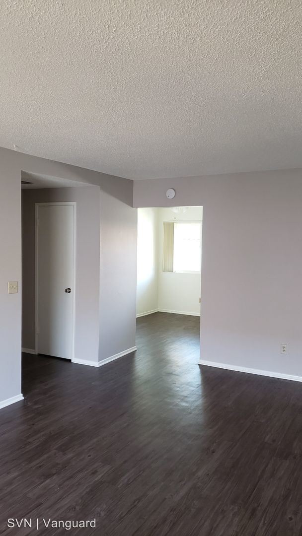 Foto del edificio - 109 N Merrimac Dr