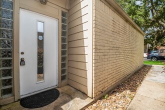 Building Photo - 2927 Shadow Trail Dr