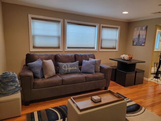 Sala de estar y comedor personal - 22 Wilshire Ct