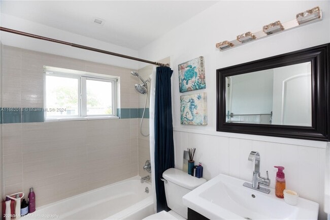 Building Photo - 5901 NE 4th Ave