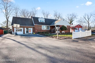 Building Photo - 573 Lloyd Rd