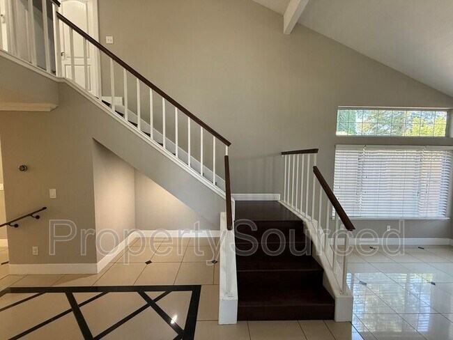 Foto del edificio - 1553 Daniels St