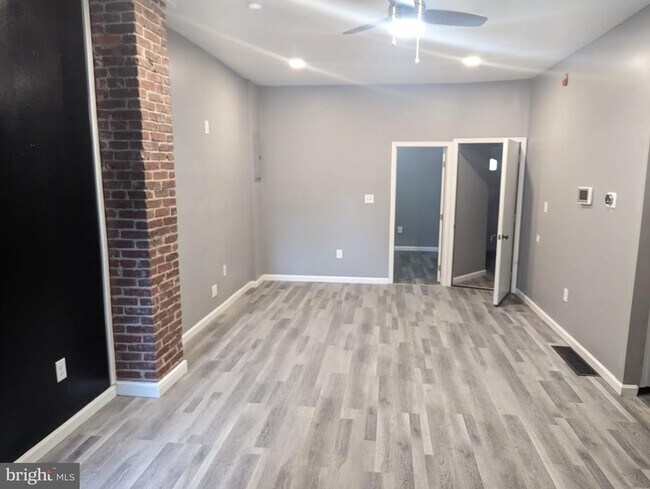 Foto del edificio - 883 N Preston St