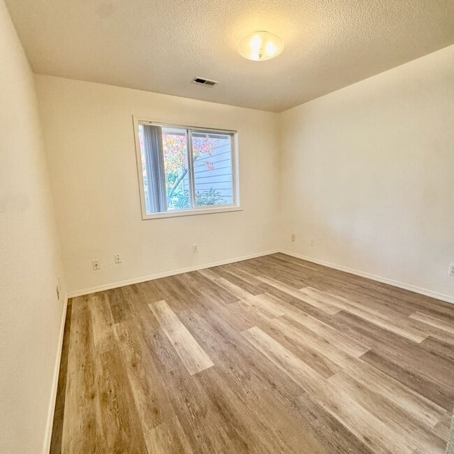 Foto del edificio - 522 W Summit Ave