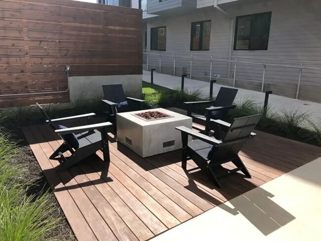 Foto del edificio - 915 Minna St