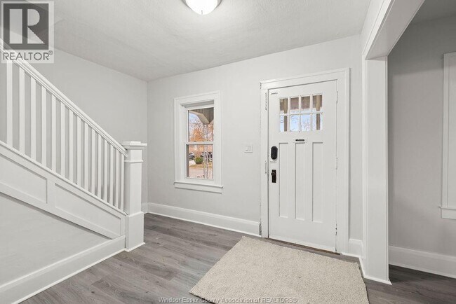 Building Photo - 1060 Lawrence Rd