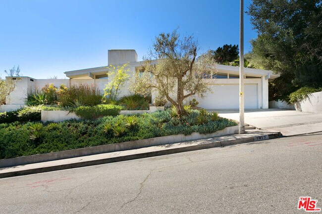 Building Photo - 1813 Marcheeta Pl