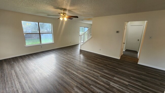Foto del edificio - 3-bedroom 2.5 Bath Home in Converse