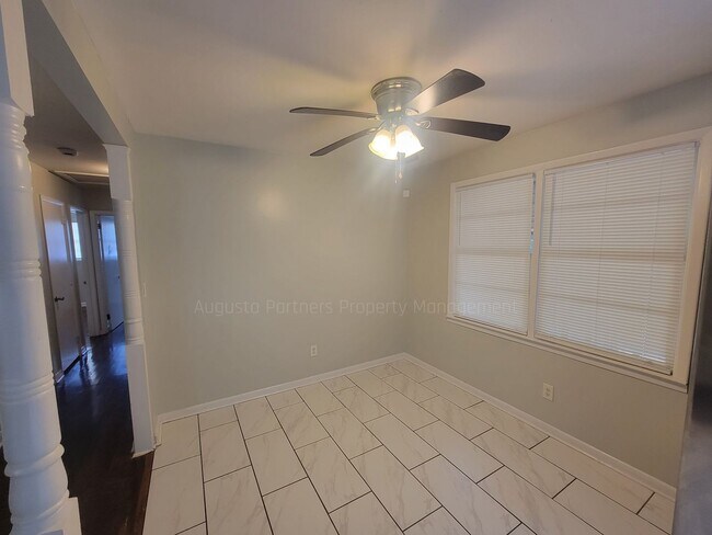 Foto del edificio - 2614 Glenn Hills Dr