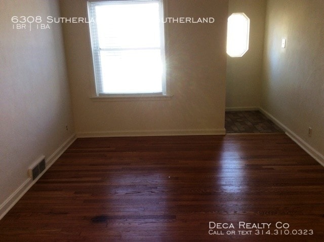 Building Photo - 1 Bedroom Apartment