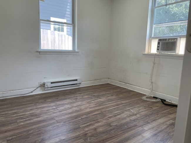 Foto del edificio - 3700 Killam Ave