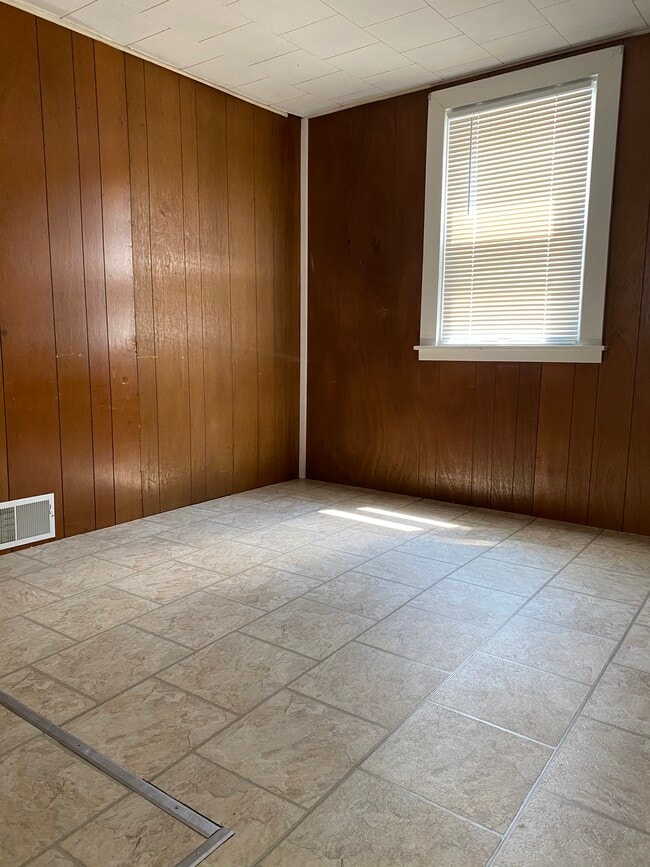 Dining/Office Area - 401 N Baltimore Ave
