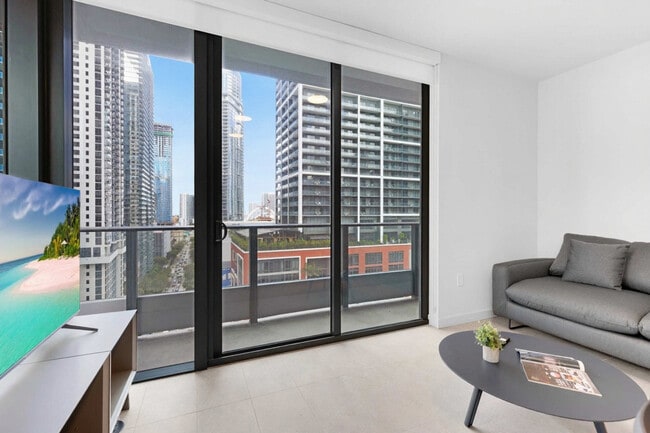 Building Photo - 501 NE 1st Ave