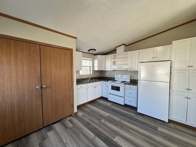 Building Photo - eld2006