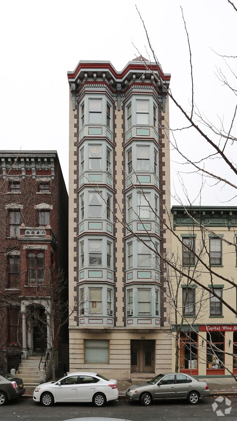 Building Photo - 346 State St
