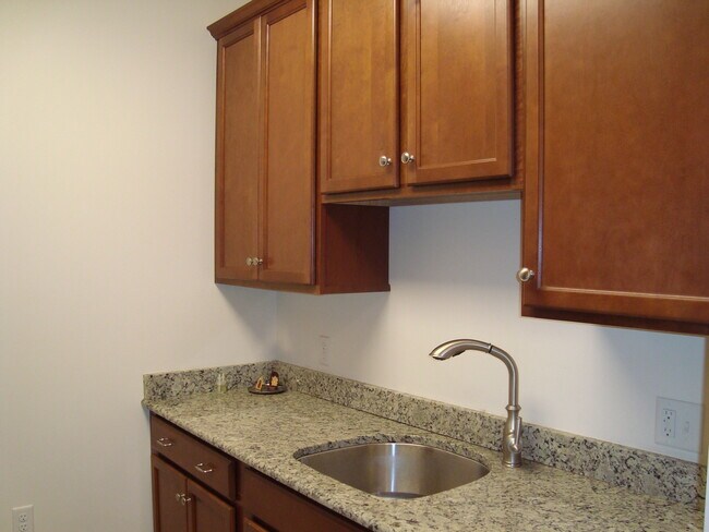 Foto del edificio - 614 Doral Ct