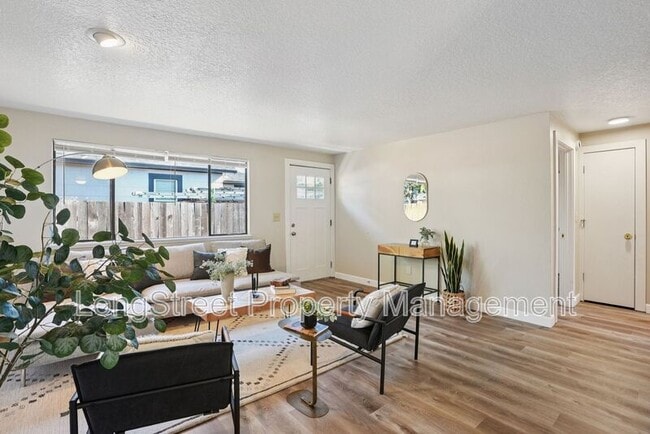 Building Photo - 5724 SE 83rd Ave
