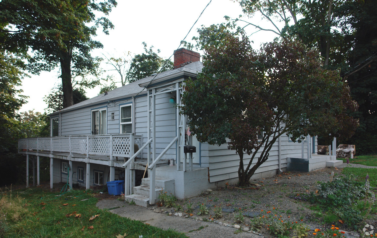 Building Photo - 1006 W Nickerson St