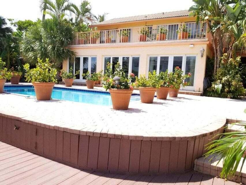 Primary Photo - 1112 Highland Bch