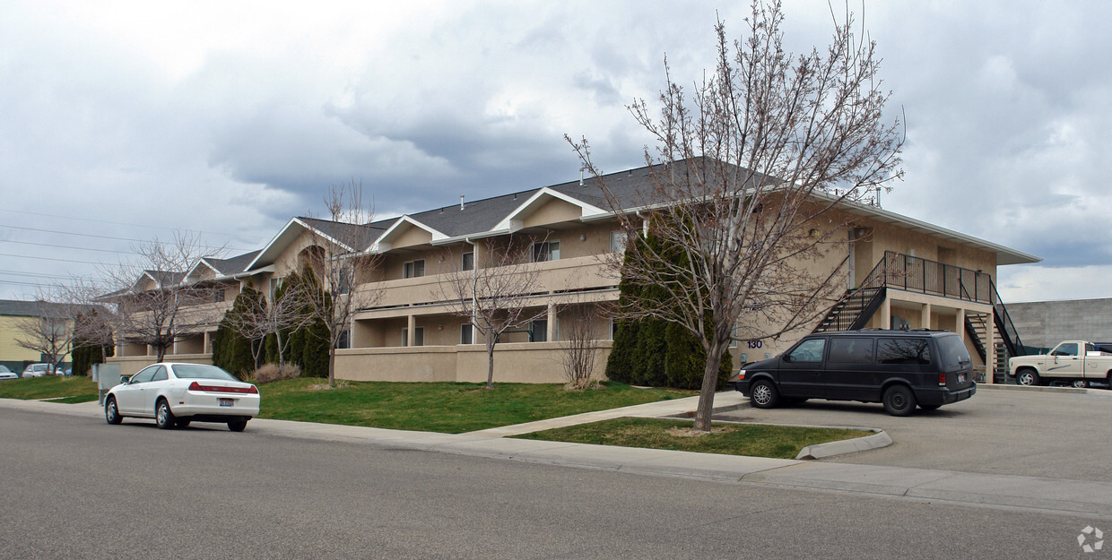 Building Photo - Acorn Apartments