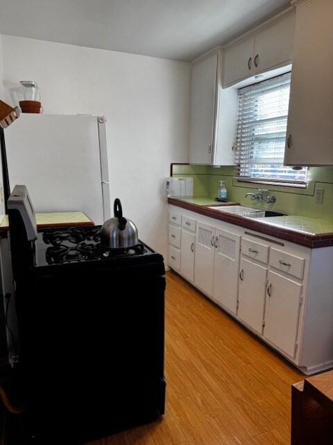 Building Photo - 4447 Dawson Ave