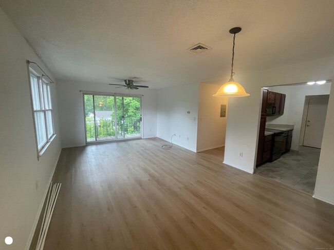 Foto del edificio - 30 Stoneycrest Dr