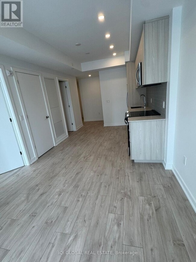 Photo du bâtiment - 750 Whitlock Ave