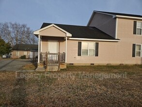 Building Photo - 531 S Anthony St