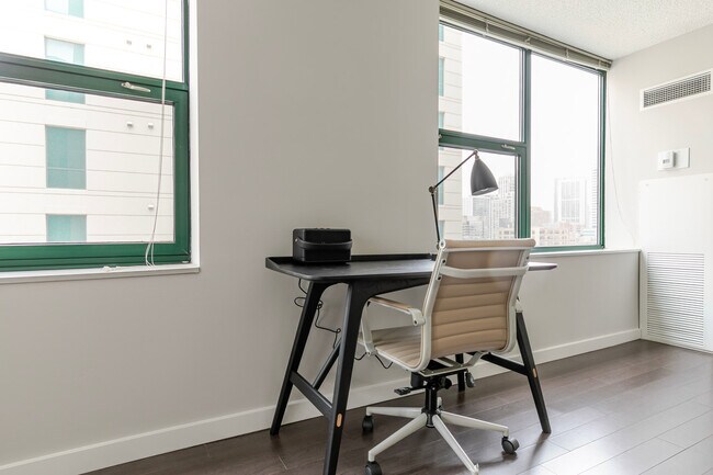 Foto del edificio - 77 W Huron St