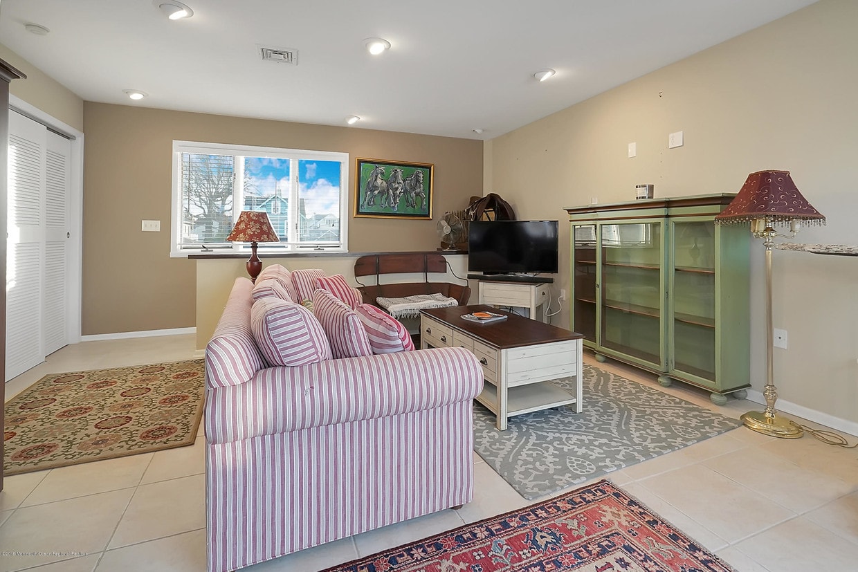 Primary Photo - 308 9th Ave