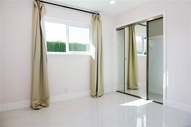 Photo - 1133 S Chantilly St House