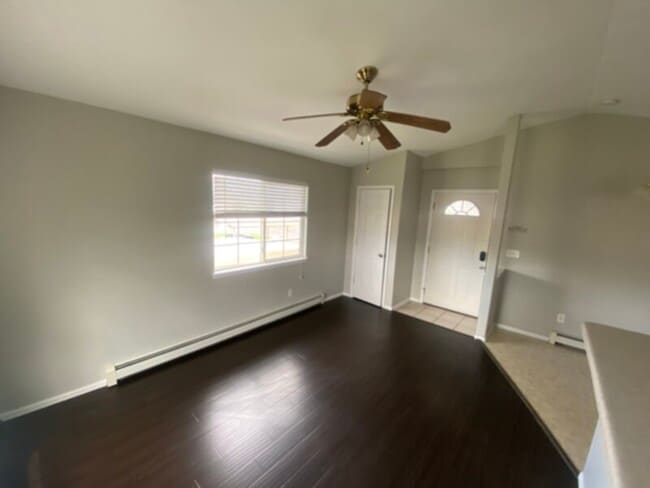 Building Photo - Fruita Living!!