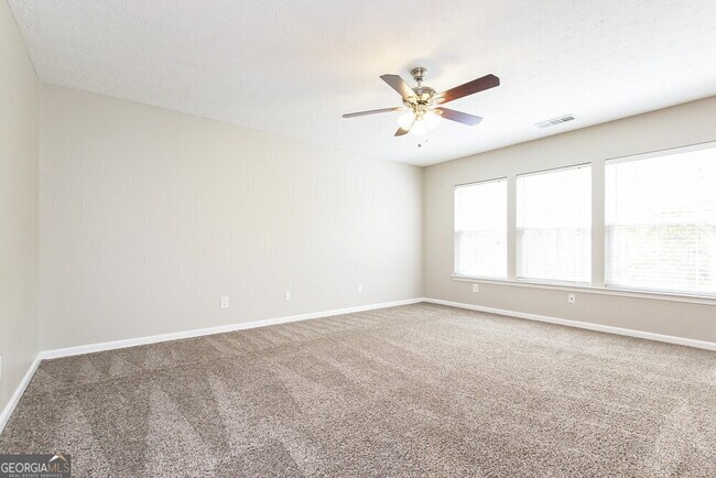 Building Photo - 130 Sugar Berry Pl