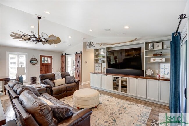 Building Photo - 19 Cat Boat Pl