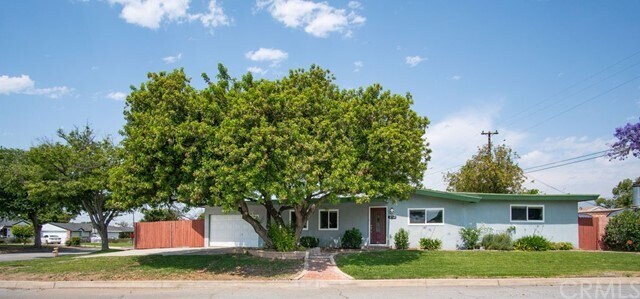 Building Photo - 1061 Jedburgh St