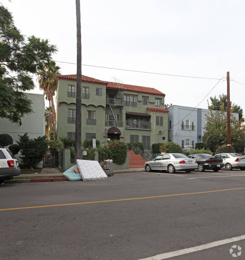 Building Photo - 1801 N Kingsley