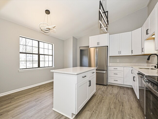 Foto del edificio - 6455 Tivoli Ct