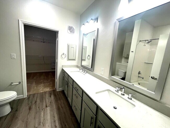 Foto del edificio - 12005 U.S. 380 Apt #02-236, Aubrey, TX 76227 - 2 BR 2 BA condo