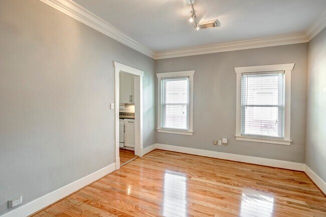 Foto del edificio - 2219 Singleton St