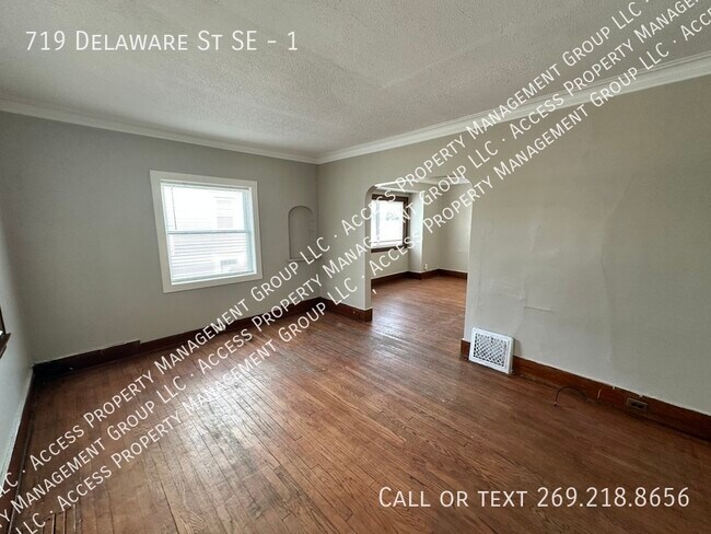 Foto del edificio - 719 Delaware St SE