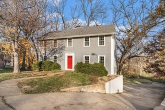 Building Photo - 715 NE 55th St