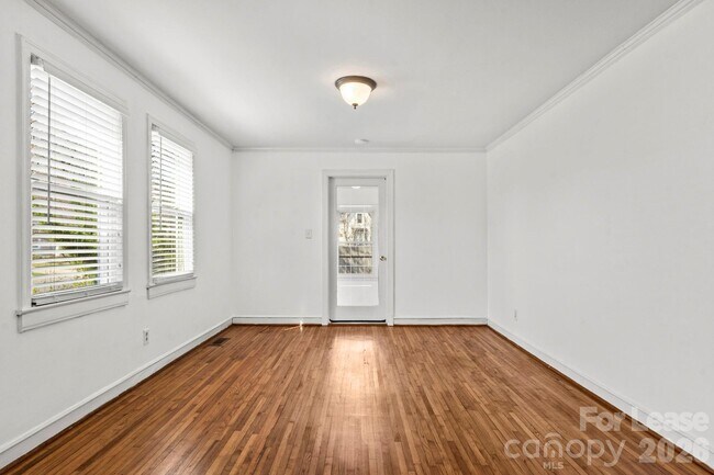 Foto del edificio - 337 Melbourne Ct