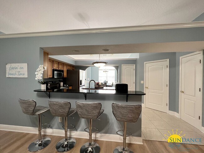Building Photo - Furnished Bridgeport Colony Home in Gated ...