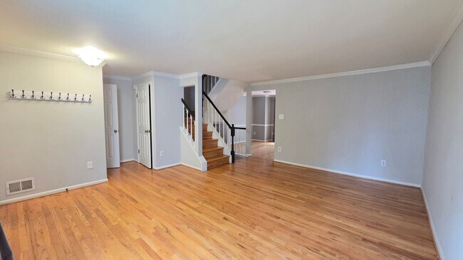 Foto del edificio - 6638 Greenleigh Ln