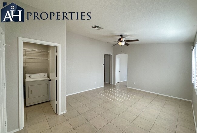 Building Photo - Updated 2 bedroom 2 bathroom rental! Quart...